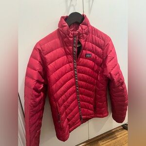 Patagonia women’s lightweight puffer jacket